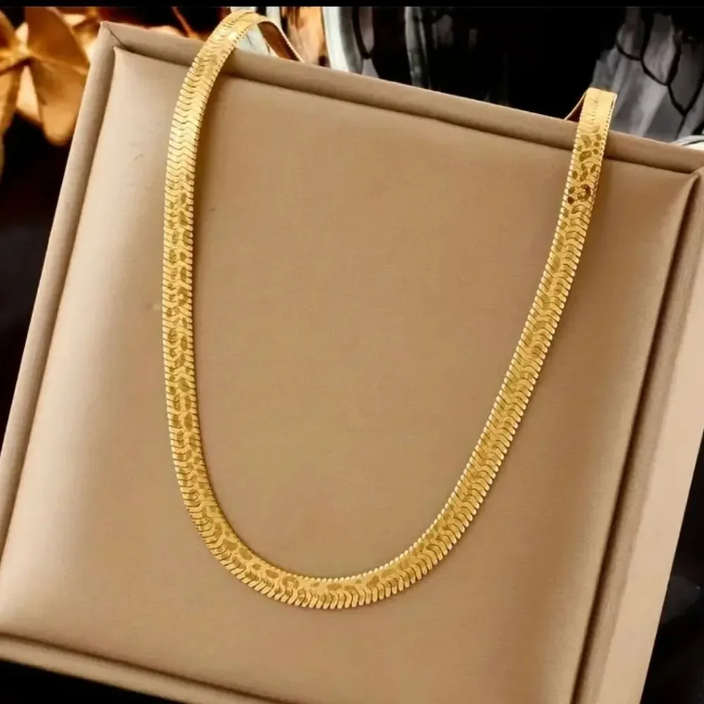 Ladies Golden Stainless Steel Necklace 15.75 Inches